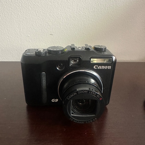 Canon G9 (point and shoot camera) - Picture 2 of 7